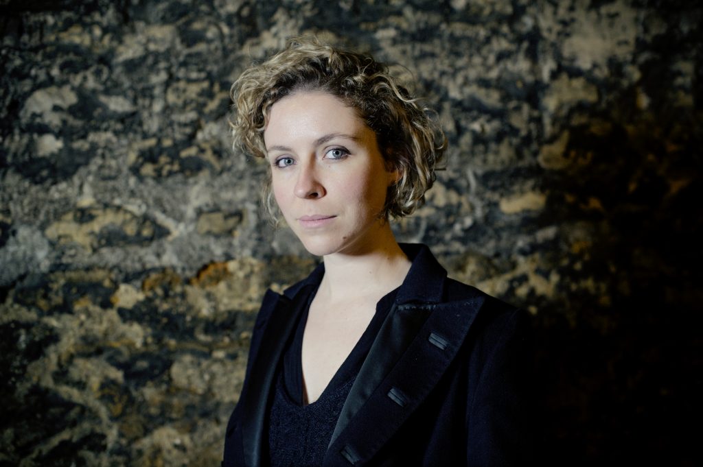 Laura Perrudin JBM5691∏Jean-Baptiste Millot(1) Laura Perrudin - couleurs - Jean-Baptiste Maillot